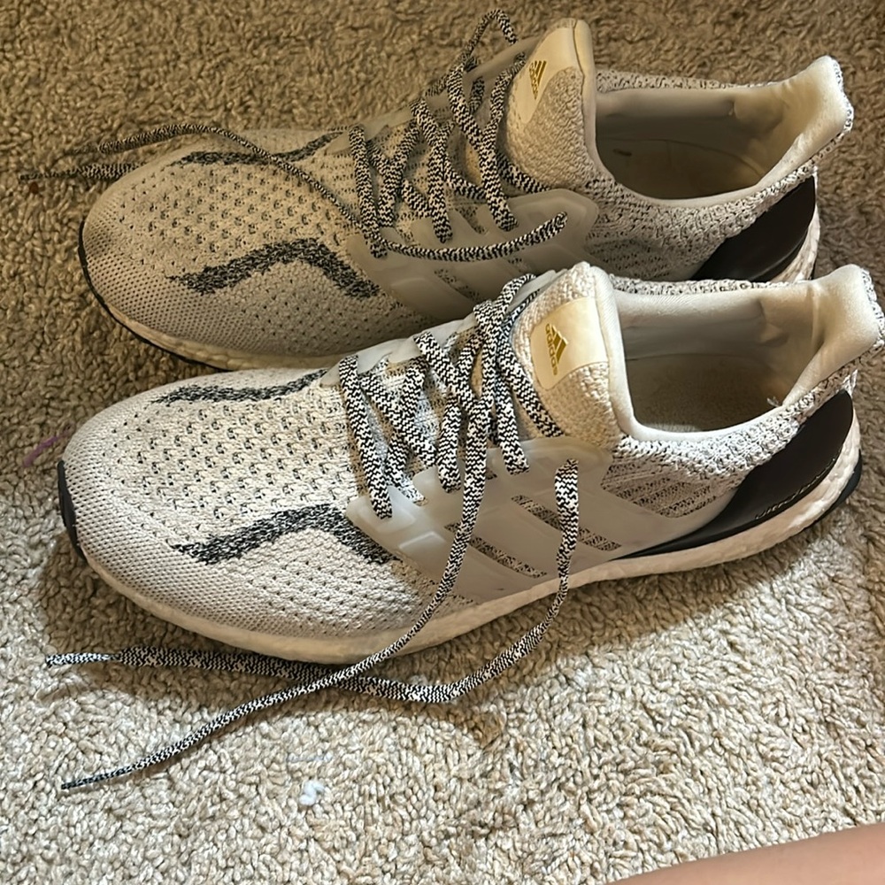 Men’s 9.5 Adidas Ultraboost